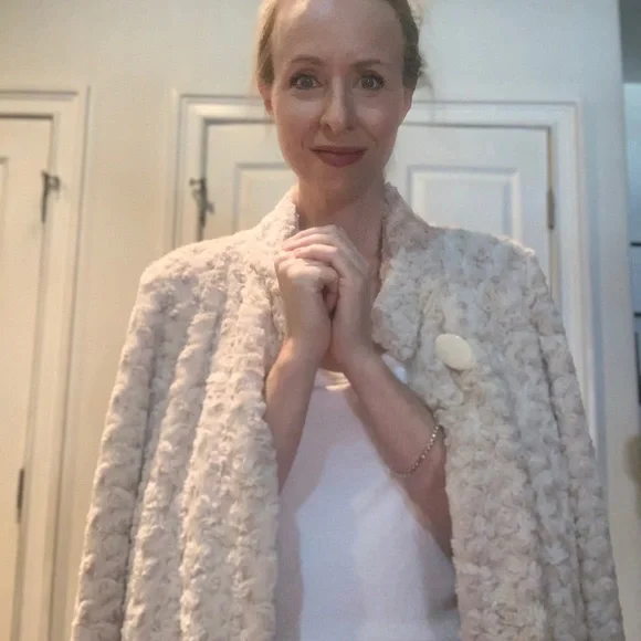 Glamorous Dennis Basso faux Persian lamb coat - Picture 4 of 15